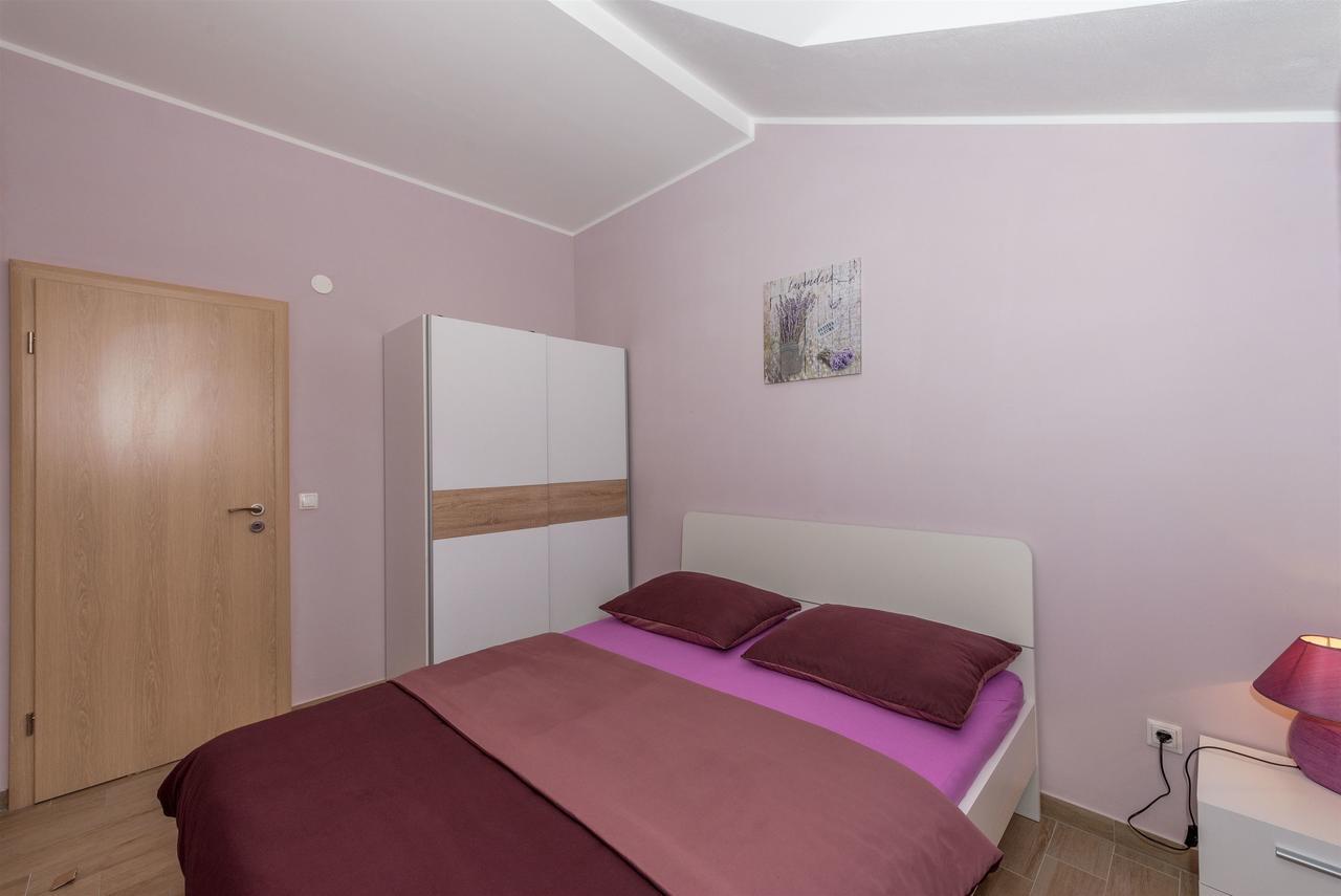 Apartment Lavanda Jezera Εξωτερικό φωτογραφία