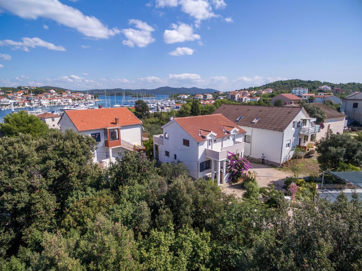 Apartment Lavanda Jezera Εξωτερικό φωτογραφία