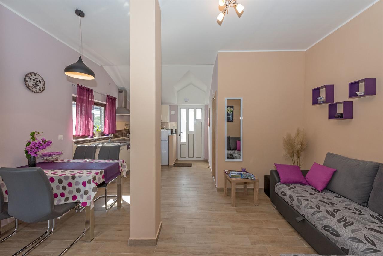 Apartment Lavanda Jezera Εξωτερικό φωτογραφία